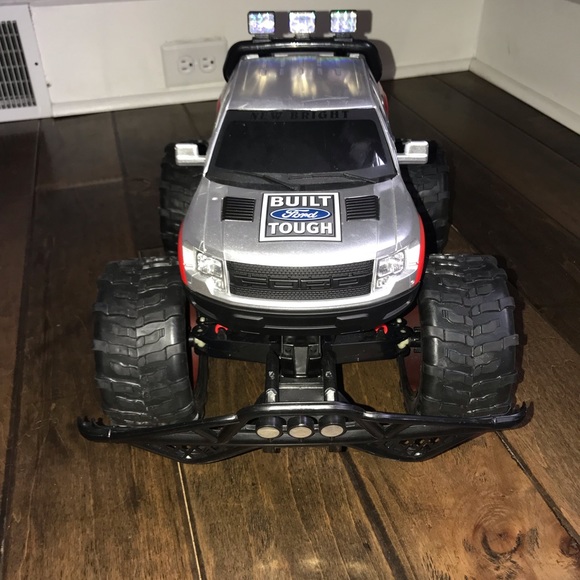 Ford raptor toy truck - Picture 3 of 5